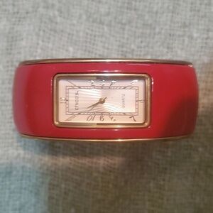 Beautiful Chico's Women's Gold Tone Quartz Watch Clasp Band.